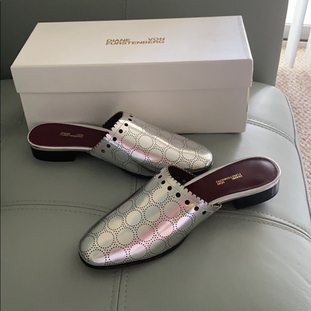 Diane Von Furstenberg Silver Flats